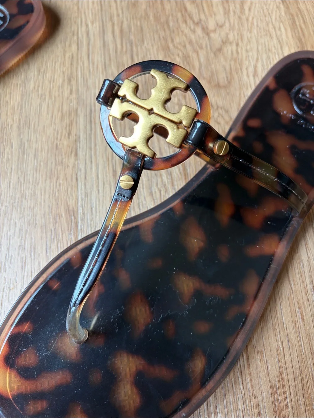 Tory Burch Miller Jelly Sandals Tortoise Brown Gold Logo Thong Flip Flops